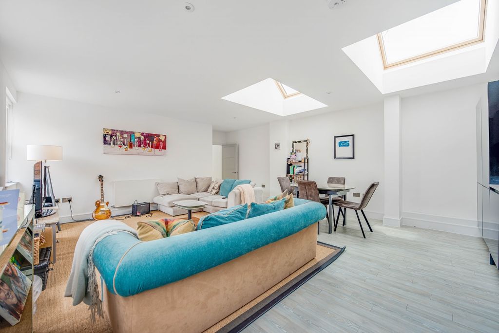 Property photo 2 of 12 13