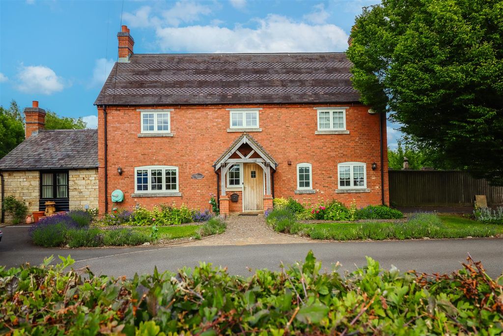 Property photo 2 of 61