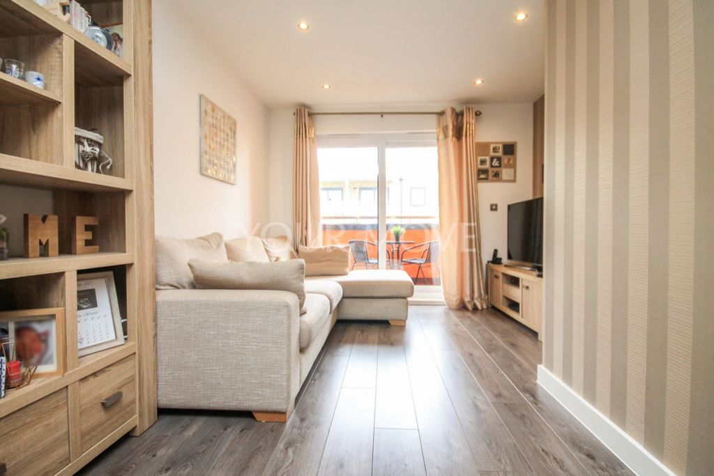 Property photo 3 of 15 Main Page