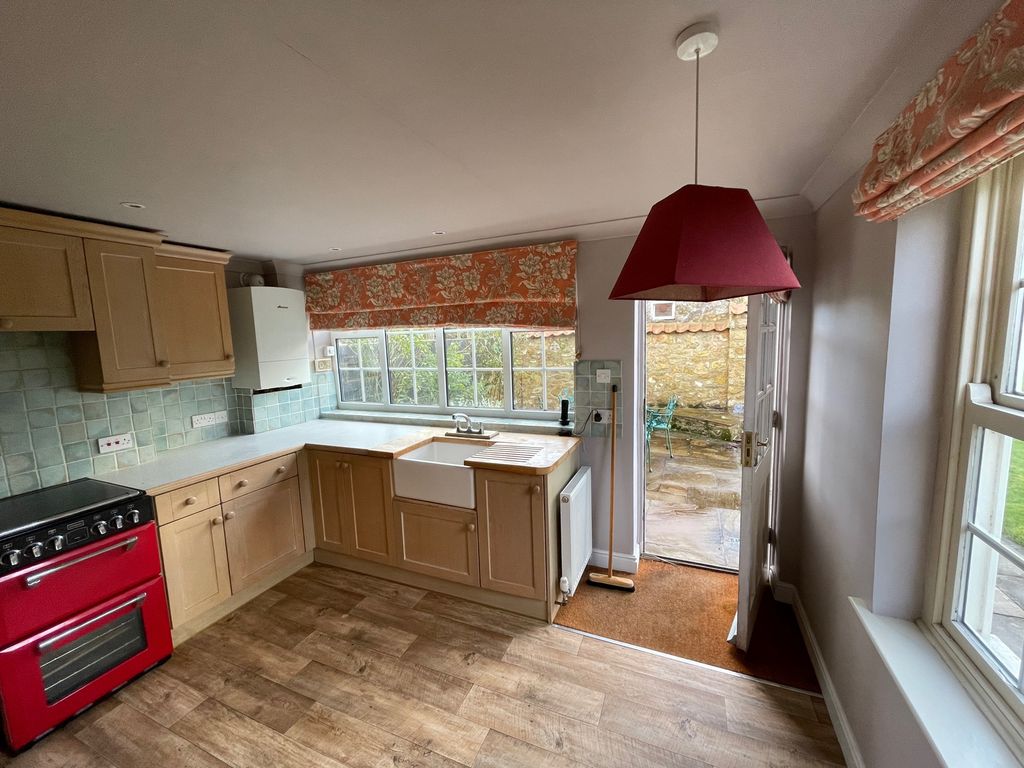 Property photo 2 of 16 8
