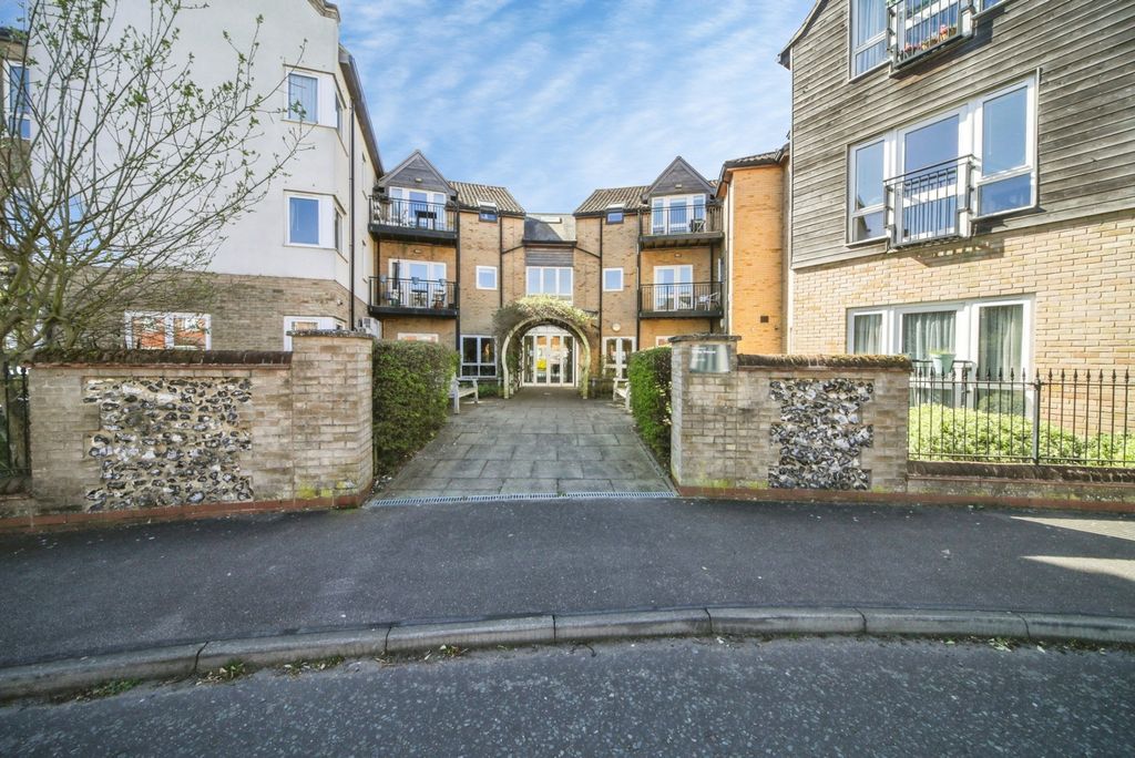 Property photo 2 of 12 Pbox-Img.Jpg