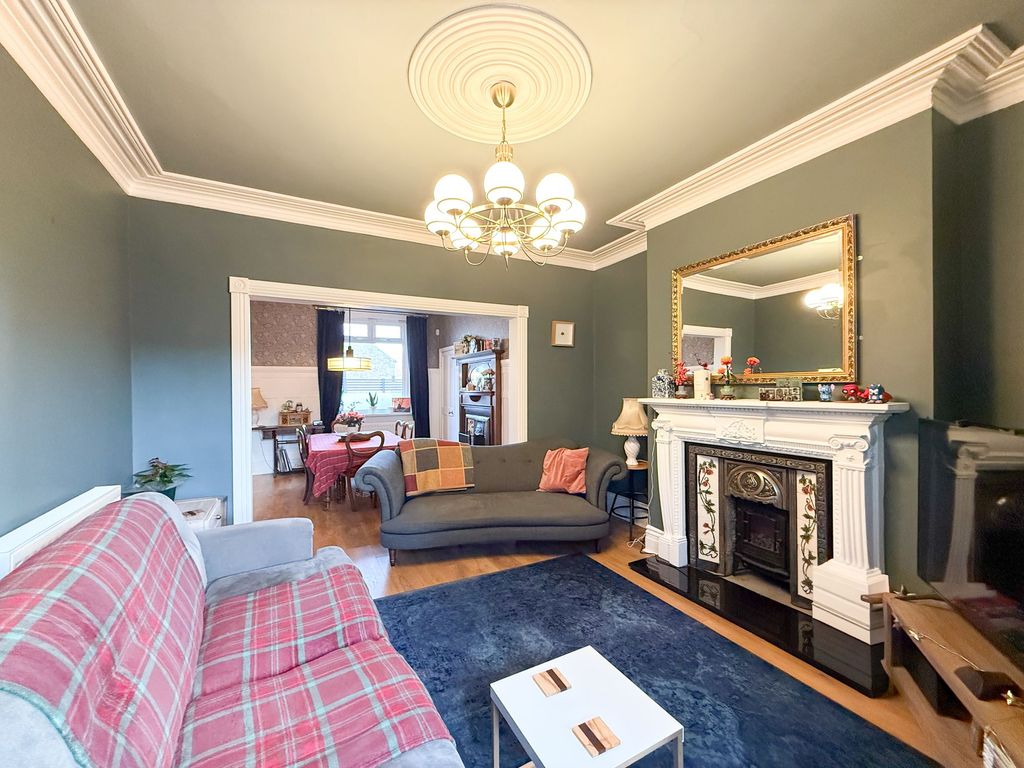 Property photo 1 of 11 Lounge