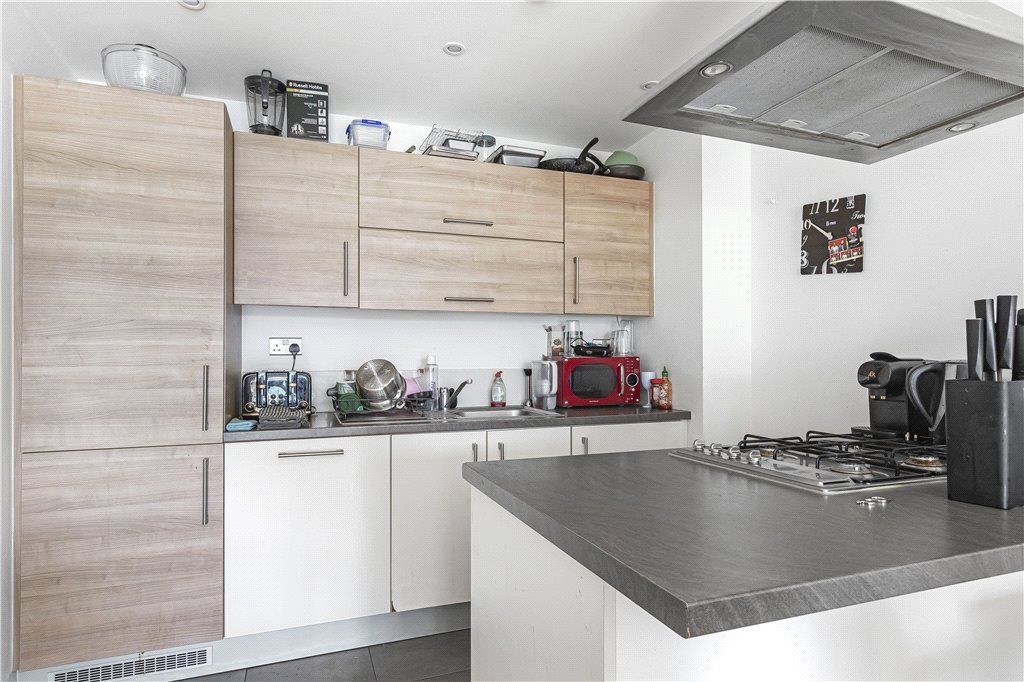 Property photo 3 of 17 Kitchen
