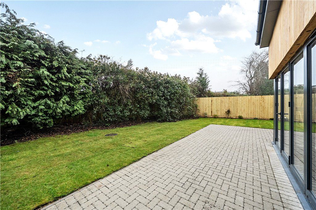Property photo 3 of 21 Picture No. 23