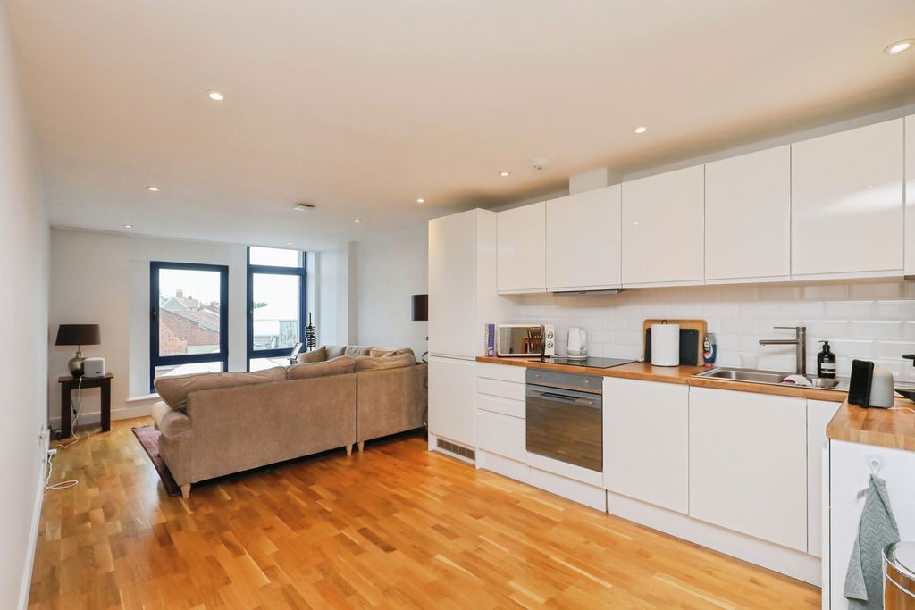 Property photo 2 of 15 Photo