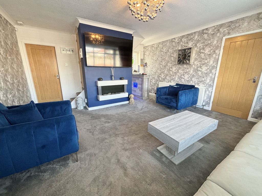 Property photo 3 of 34