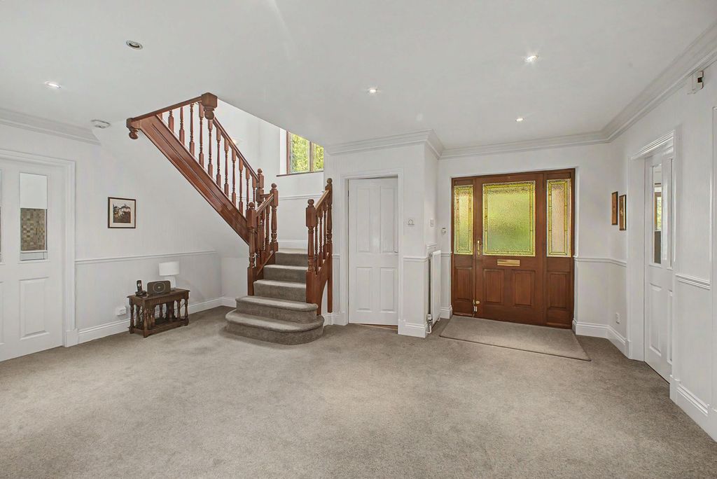 Property photo 2 of 23
