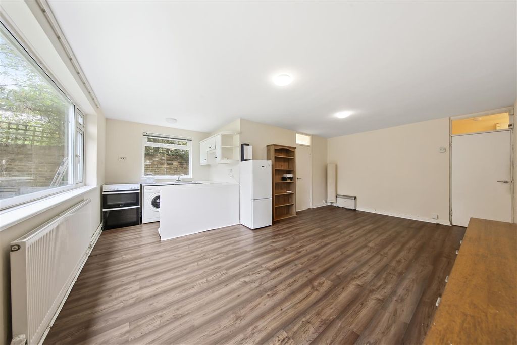 Property photo 2 of 10 Flat 2, Orchard Court, 4 Victoria Rise, London  -
