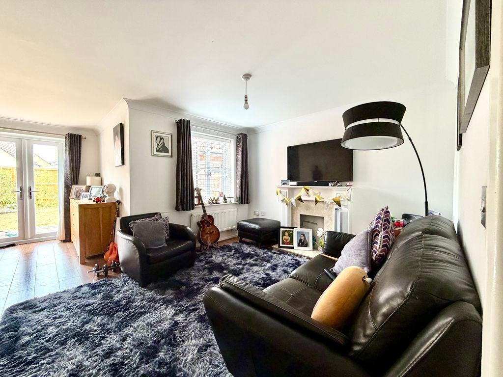 Property photo 3 of 15 Living Room