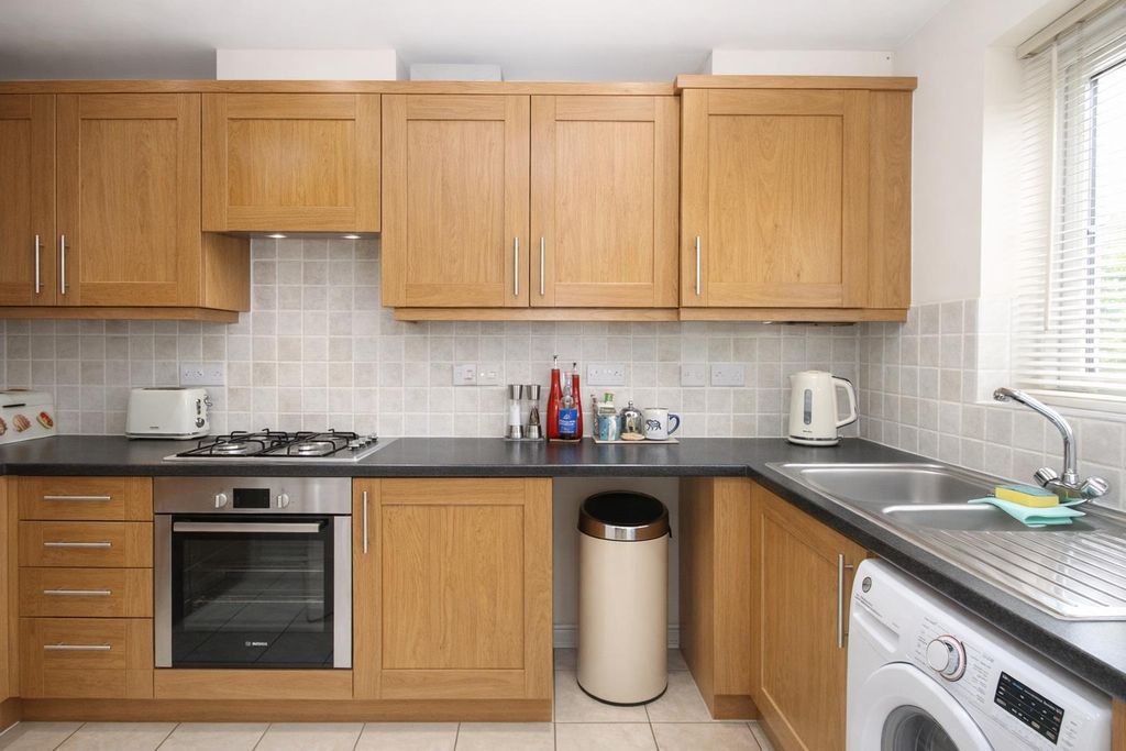 Property photo 3 of 11 Kitchen.Png