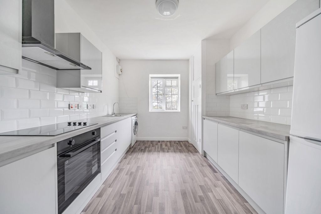 Property photo 3 of 6 1064600 (3)