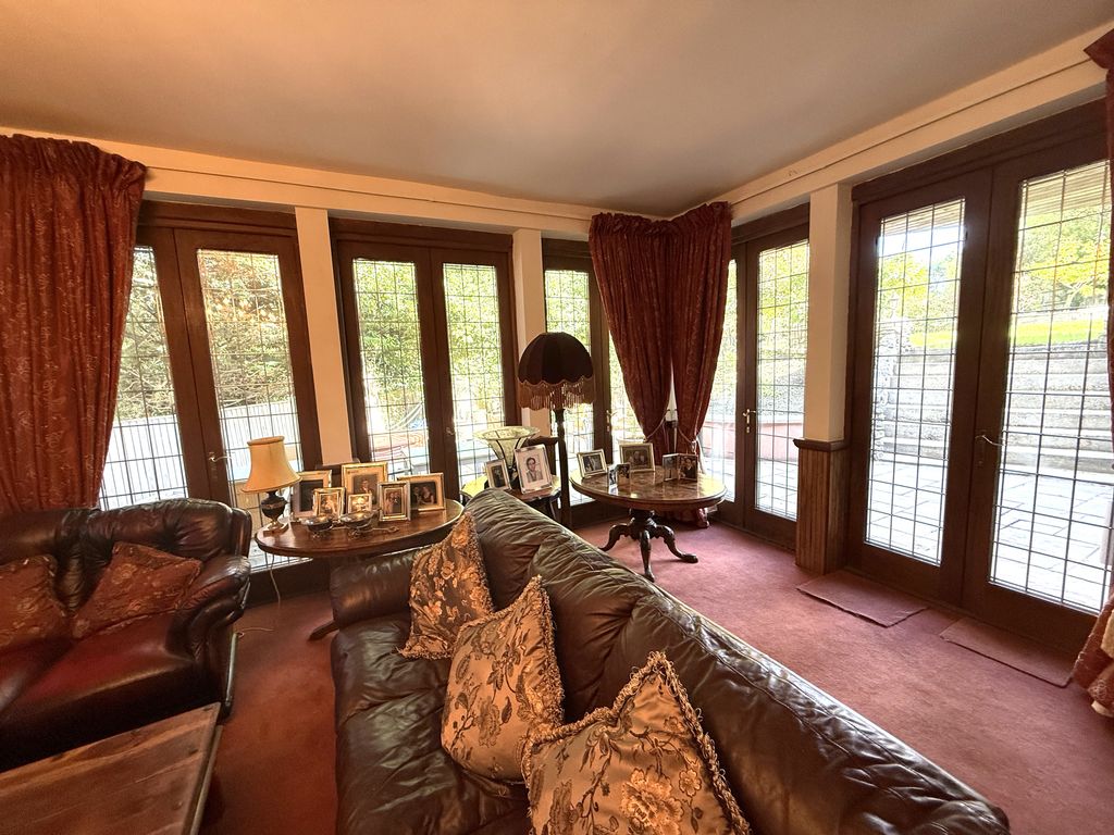 Property photo 3 of 43