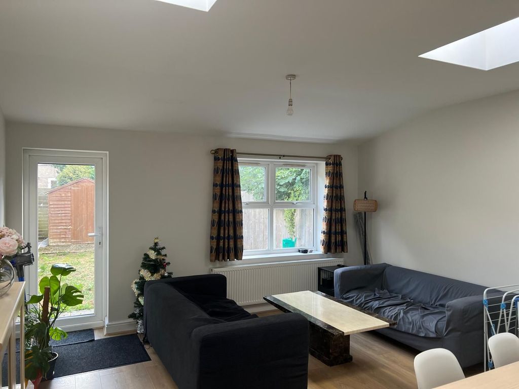 Property photo 1 of 1