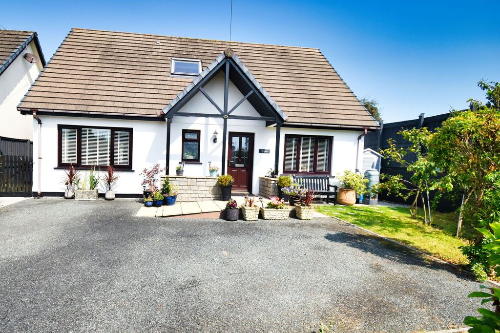 Property photo 3 of 53