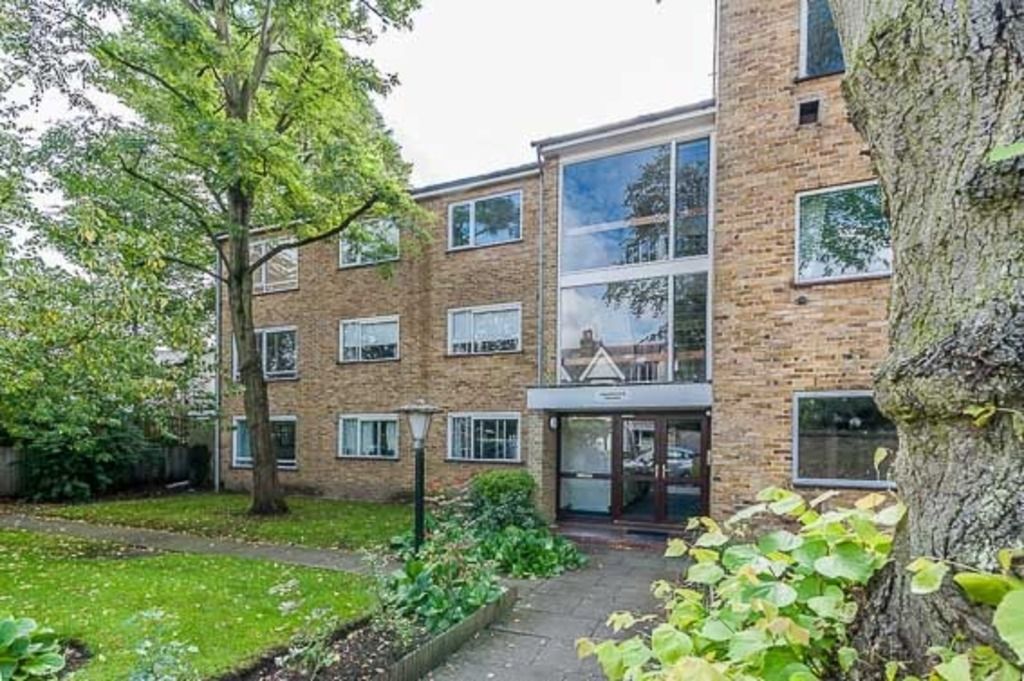 Property photo 1 of 8 Well Maintained Small Block Close To Richmond Park