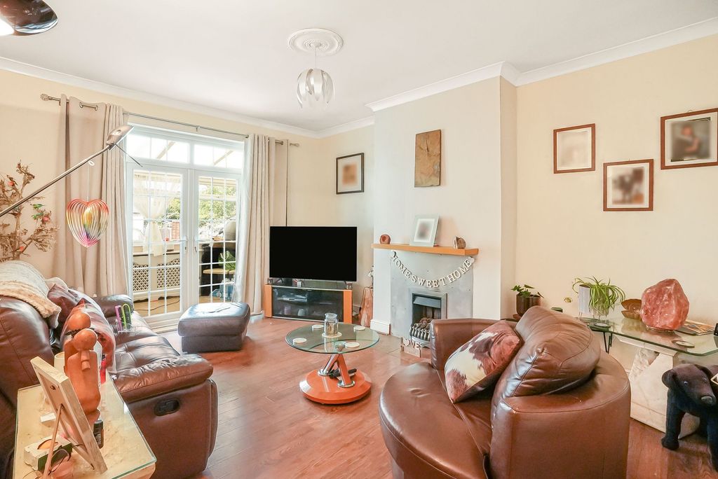 Property photo 2 of 22