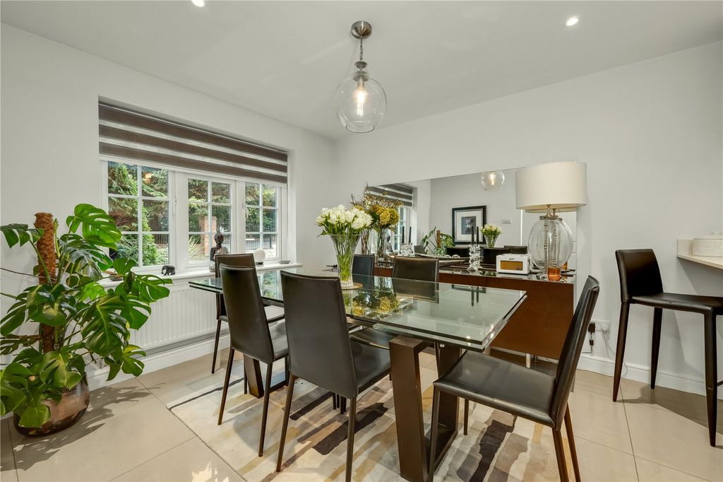 Property photo 3 of 13 Dining Area