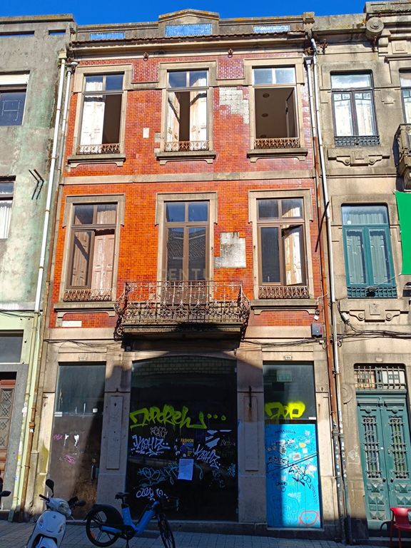 Property photo 1 of 35 Building In Premium Area In Downtown Porto