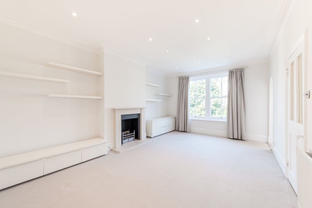 Property photo 1 of 11 Photo 01