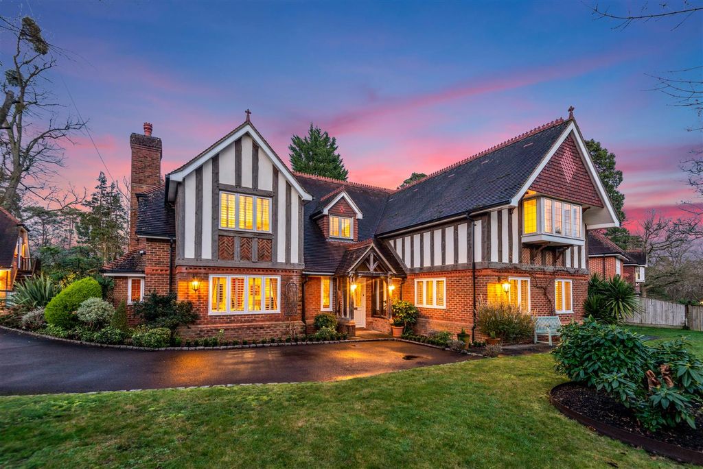 Property photo 1 of 32 8677681-Exterior05.Jpg