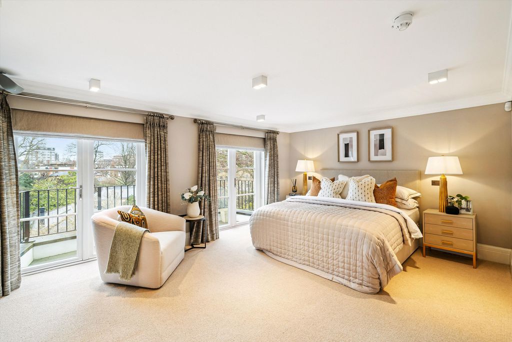 Additional image 11 of 8 bed terraced house to rentCheyne Walk & Cheyne Mews, London SW3