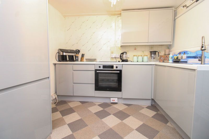 Property photo 2 of 12 Kitchen