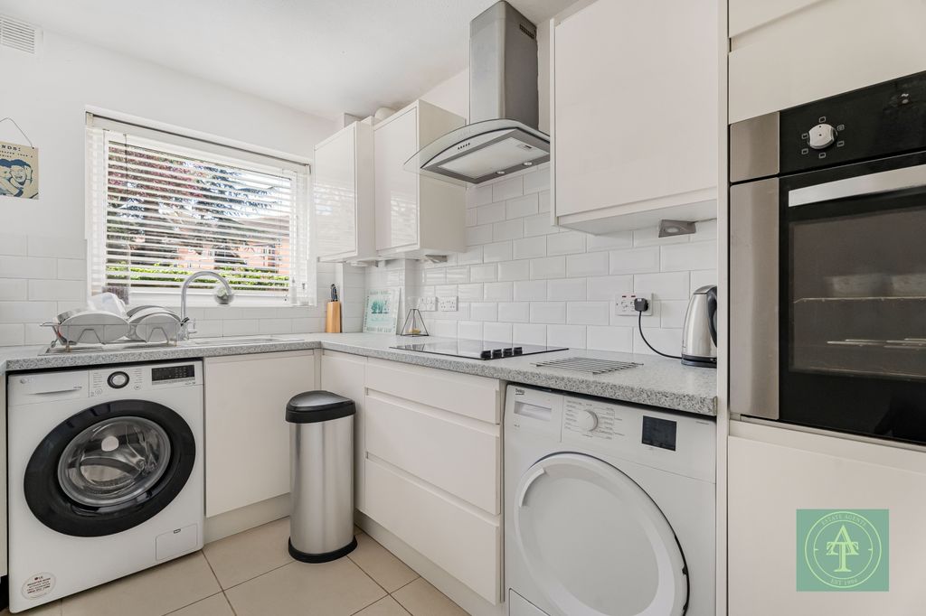 Property photo 2 of 14 Gallery