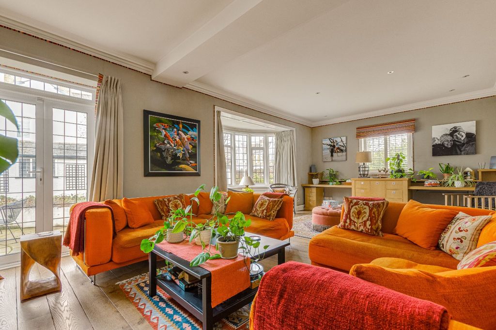 Property photo 2 of 22