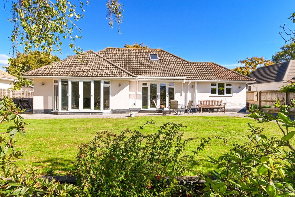 Property photo 1 of 28 Picture No. 26