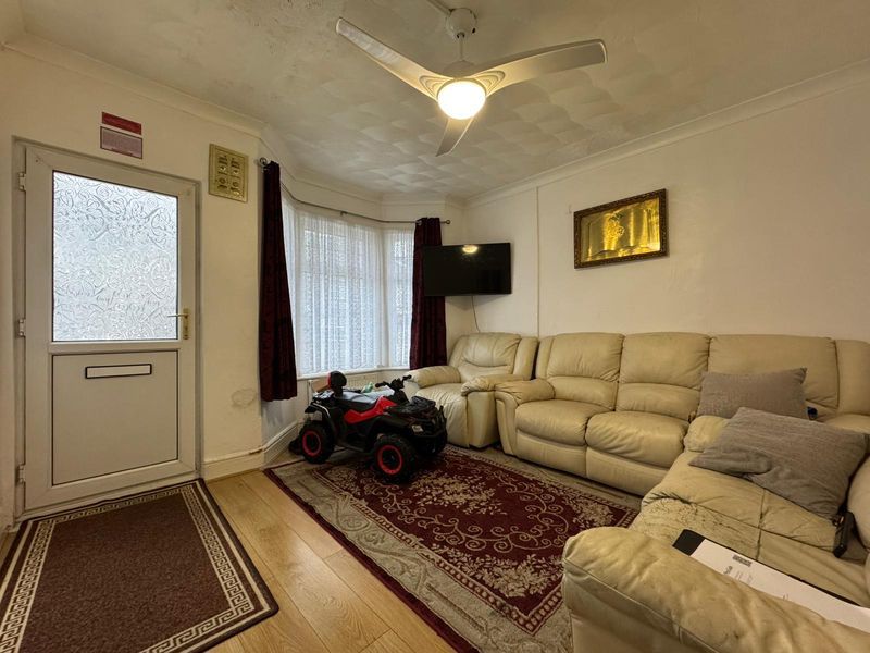 Property photo 2 of 12 Photo 3