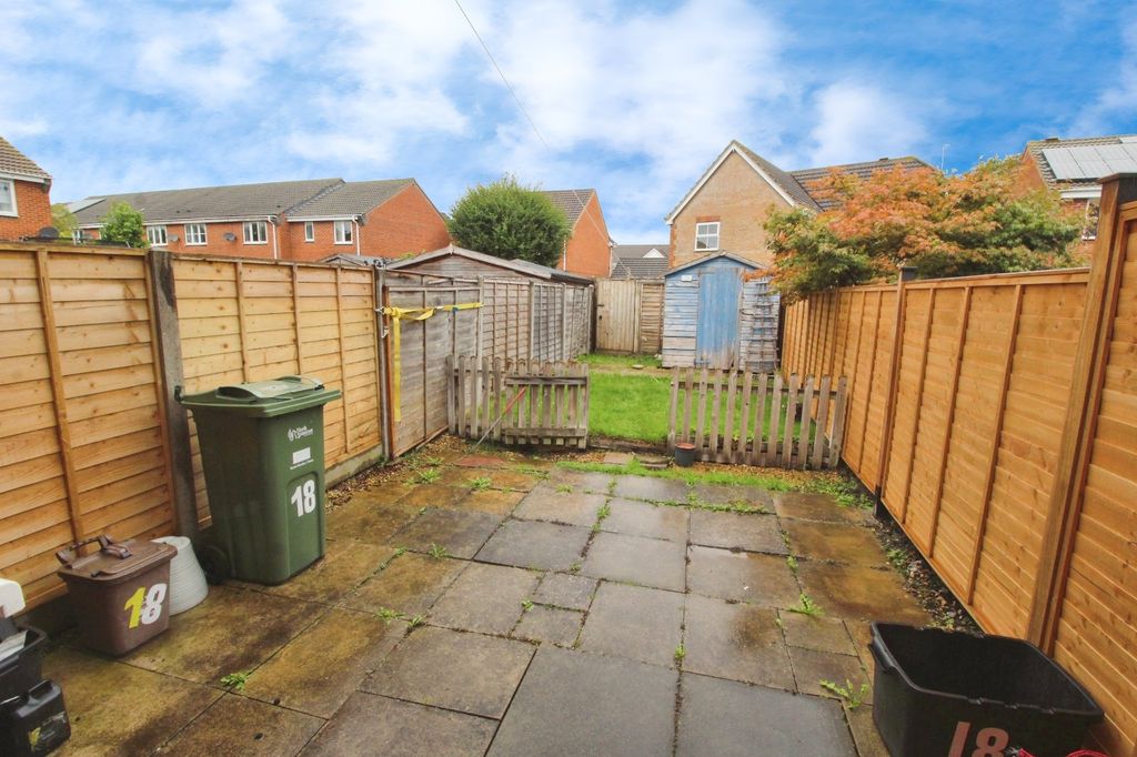 Property photo 2 of 11 Garden