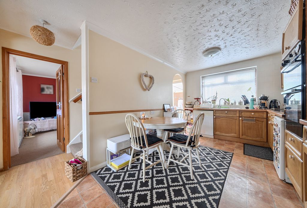 Property photo 3 of 11 1468885-20-6A202c...