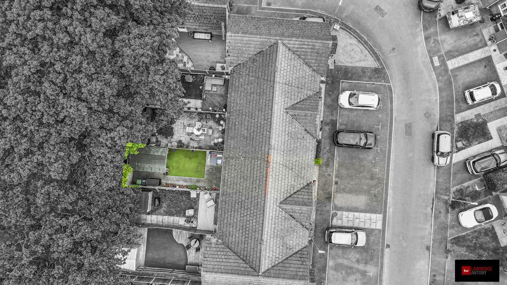 Property photo 3 of 25