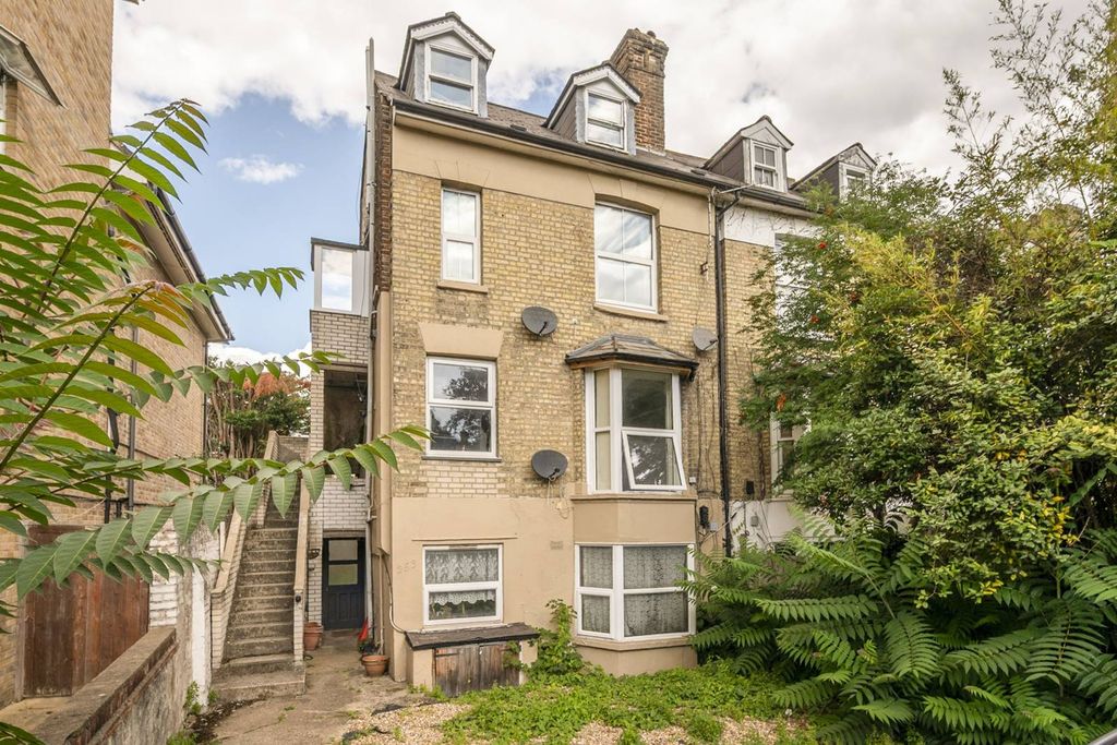 Property photo 2 of 7
