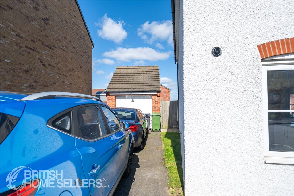 Property photo 2 of 15 Picture No. 18