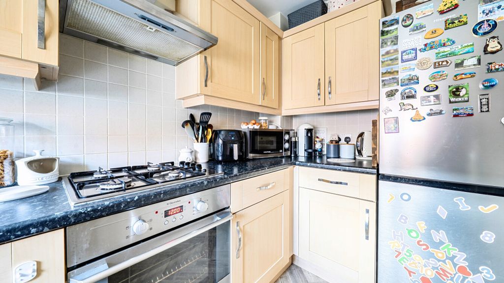 Property photo 2 of 22
