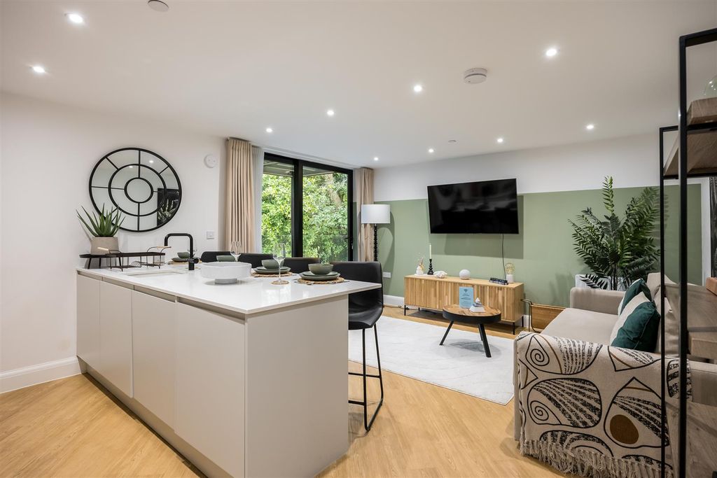 Property photo 1 of 30 15Auroraheights-30Print.Jpg