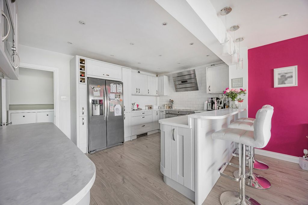 Property photo 3 of 26 Picture No. 33