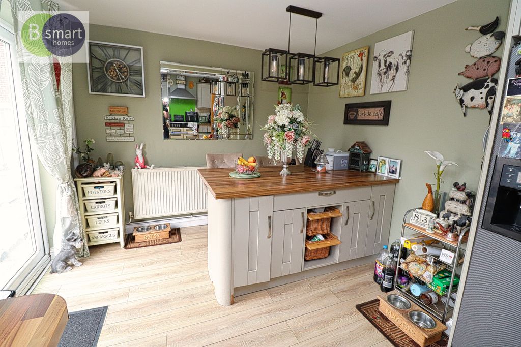 Property photo 3 of 17 Img_3143