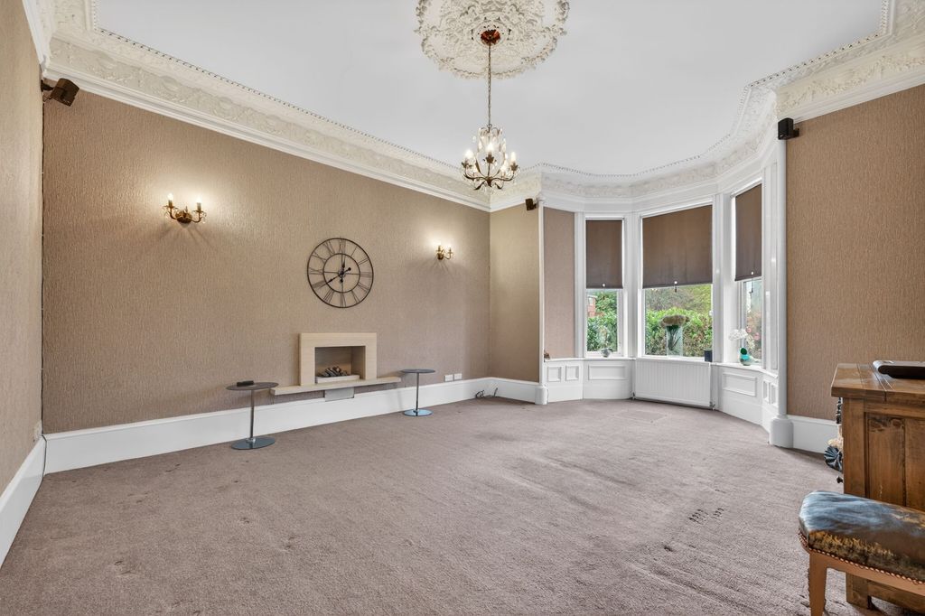 Property photo 2 of 26