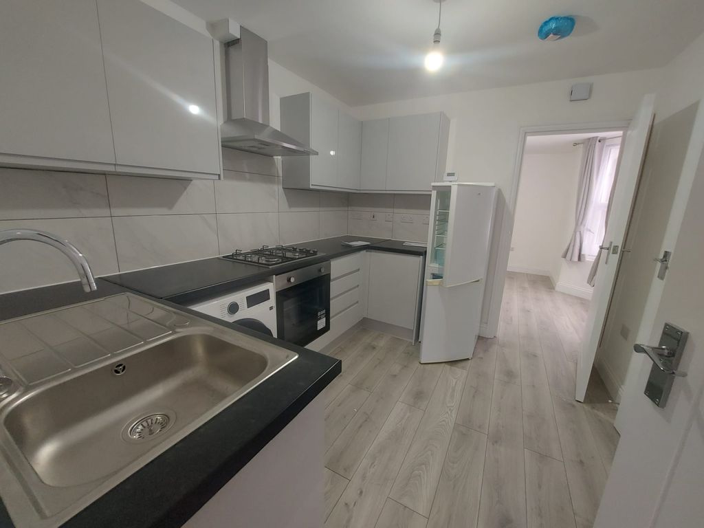 Property photo 1 of 5 Two Bedroom Ground Floor Flat