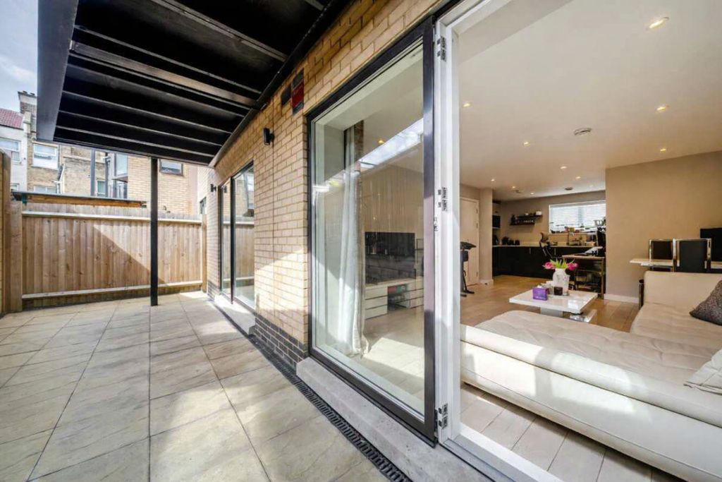 Property photo 1 of 13 Picture No. 18