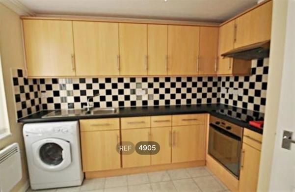 Property photo 3 of 6 Kitchen