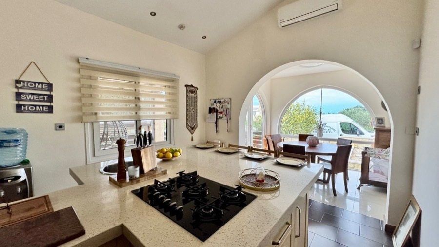 Property photo 3 of 40