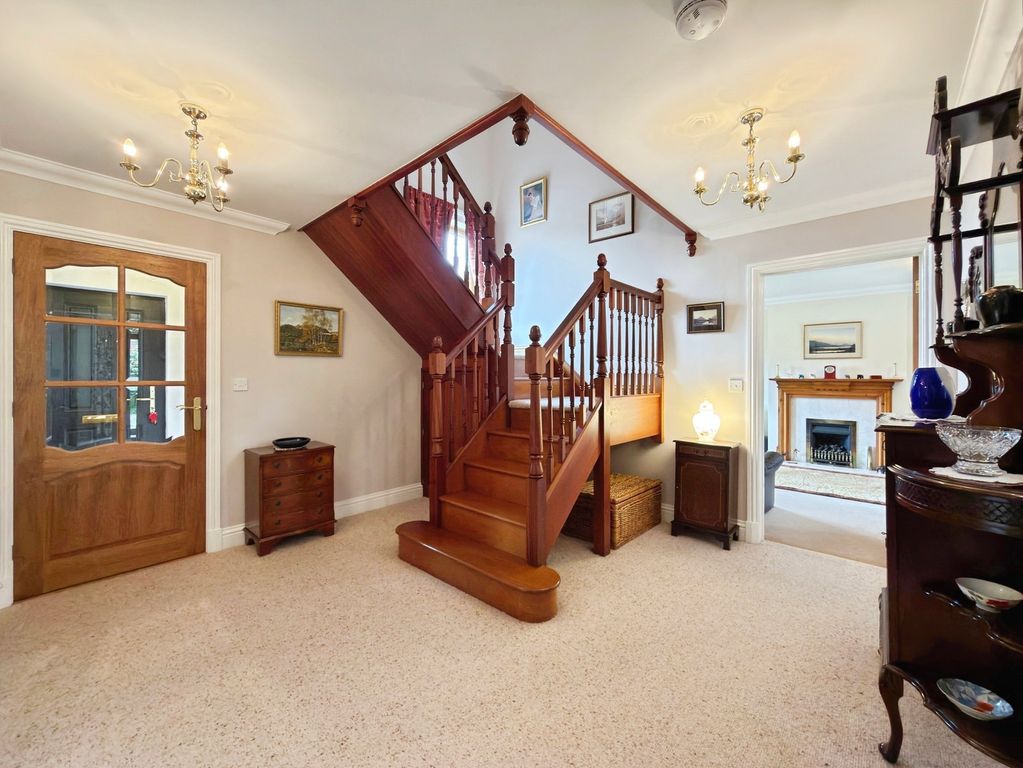 Property photo 3 of 40