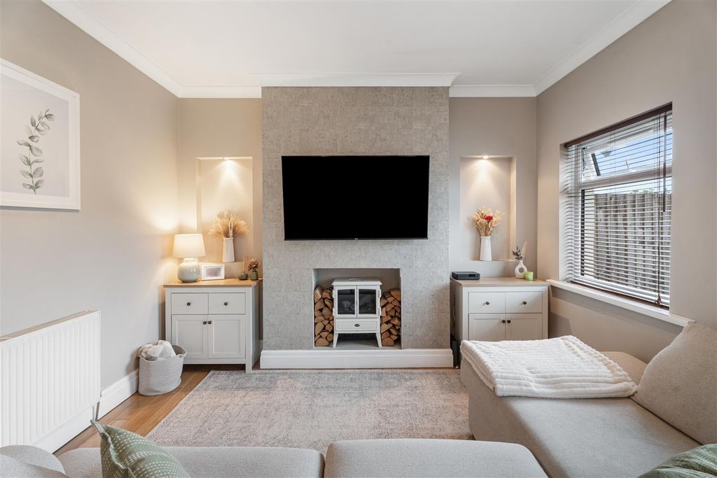 1 bed flat for saleWaungron Road, Llandaff, Cardiff CF5 photo 5