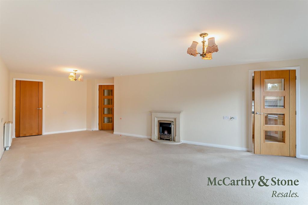 Property photo 3 of 16 8706524-Interior06-800.Jpg