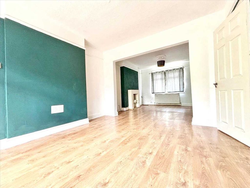 Property photo 2 of 19 Dining Room