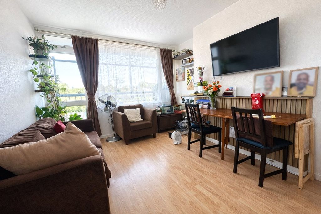 Property photo 3 of 13 Picture 3