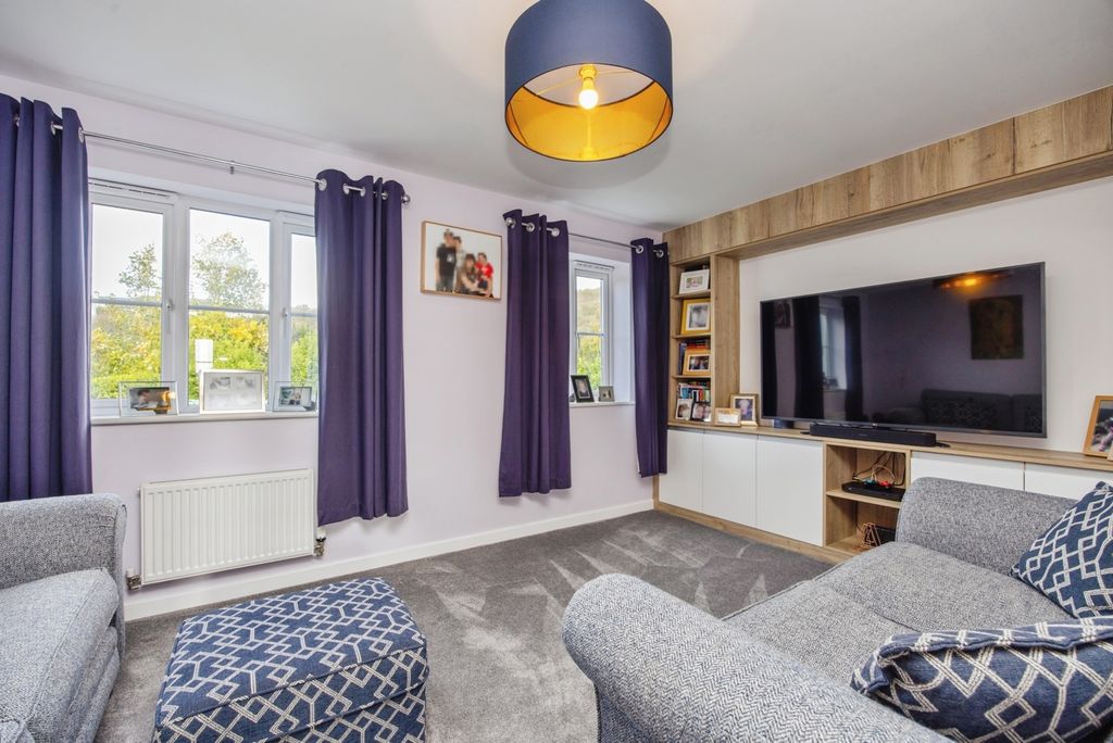 Property photo 2 of 19 Pbox-Img.Jpg